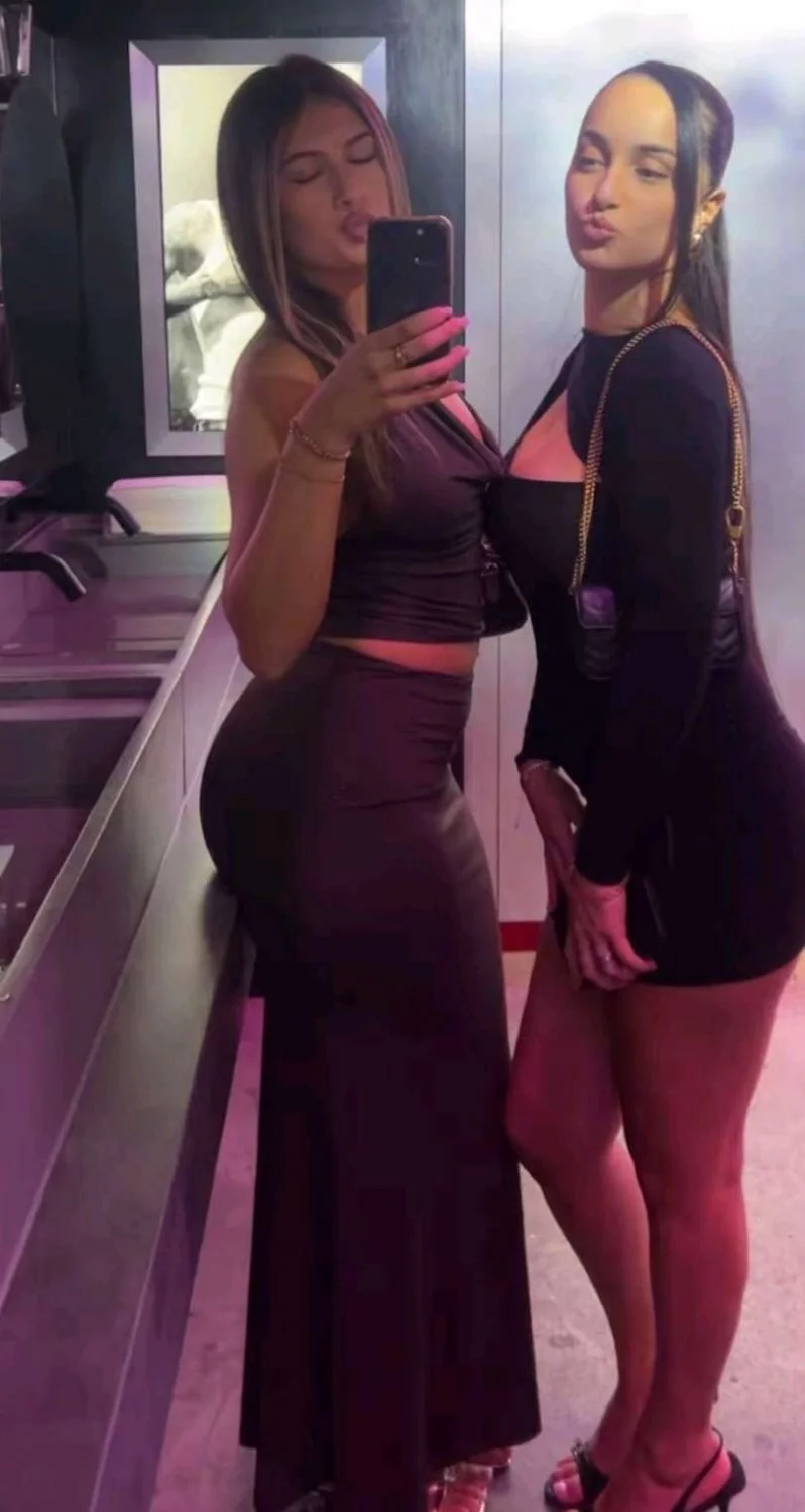 Algerian Muslim Nadia showing her sexy body image 12