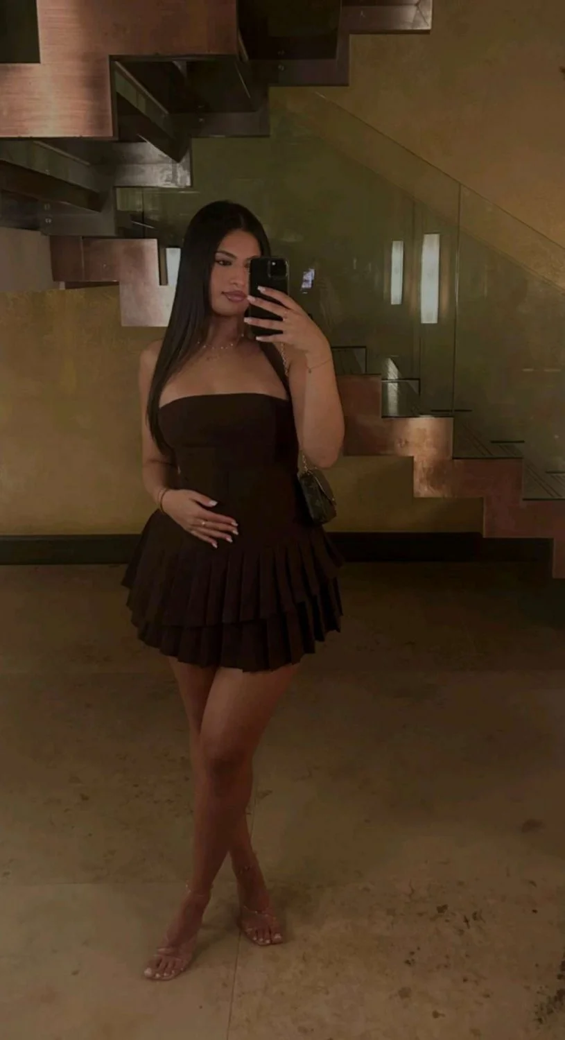 Algerian Muslim Nadia showing her sexy body image 3