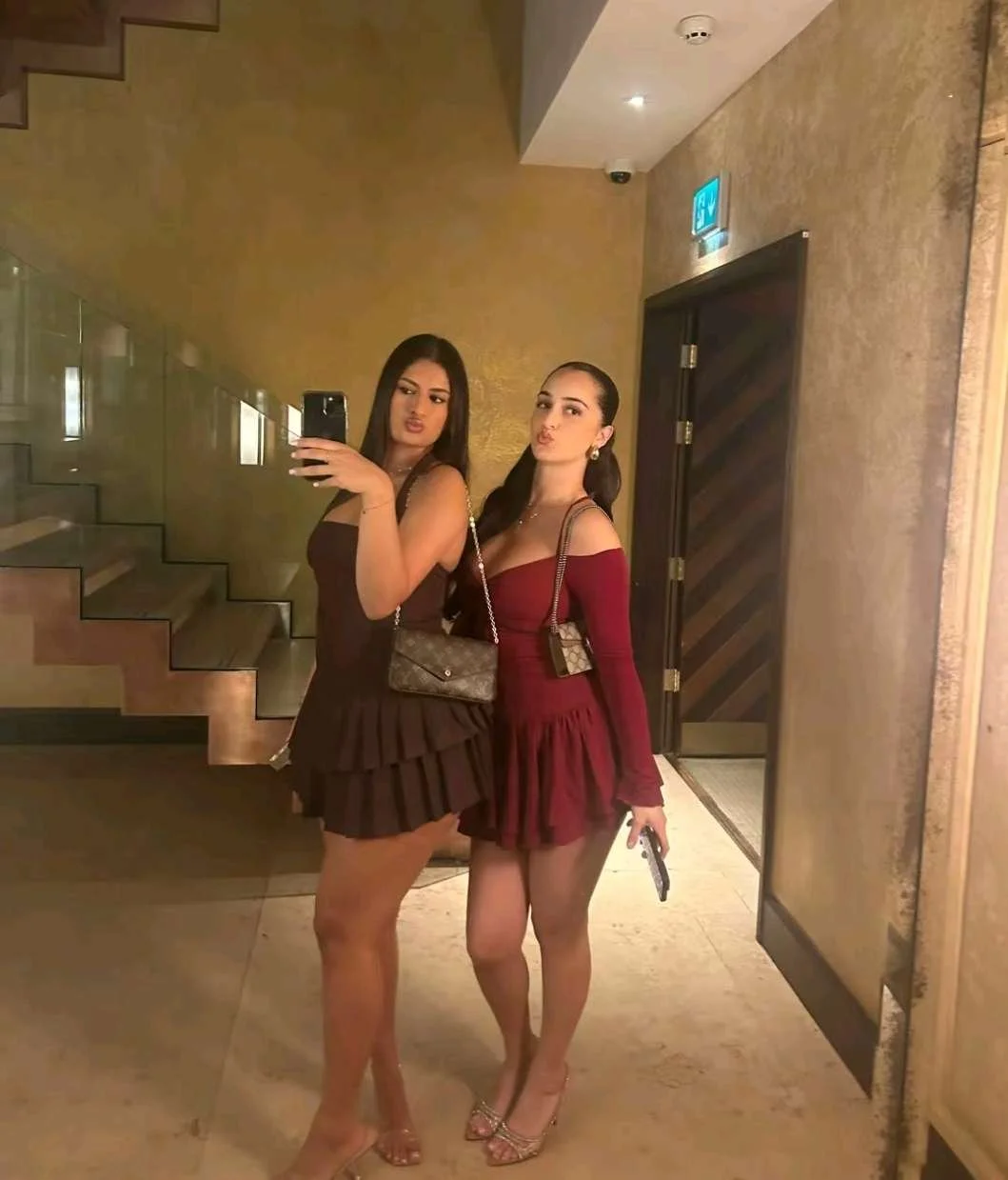 Algerian Muslim Nadia showing her sexy body image 5