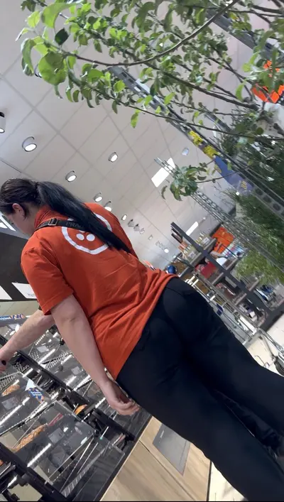 Insane dutch teen leggings creepshot cover image