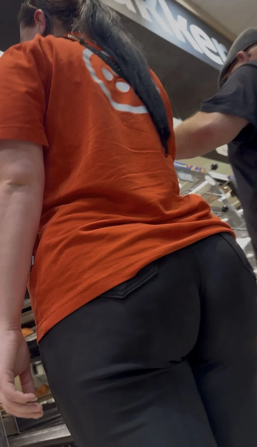Insane dutch teen leggings creepshot image 2
