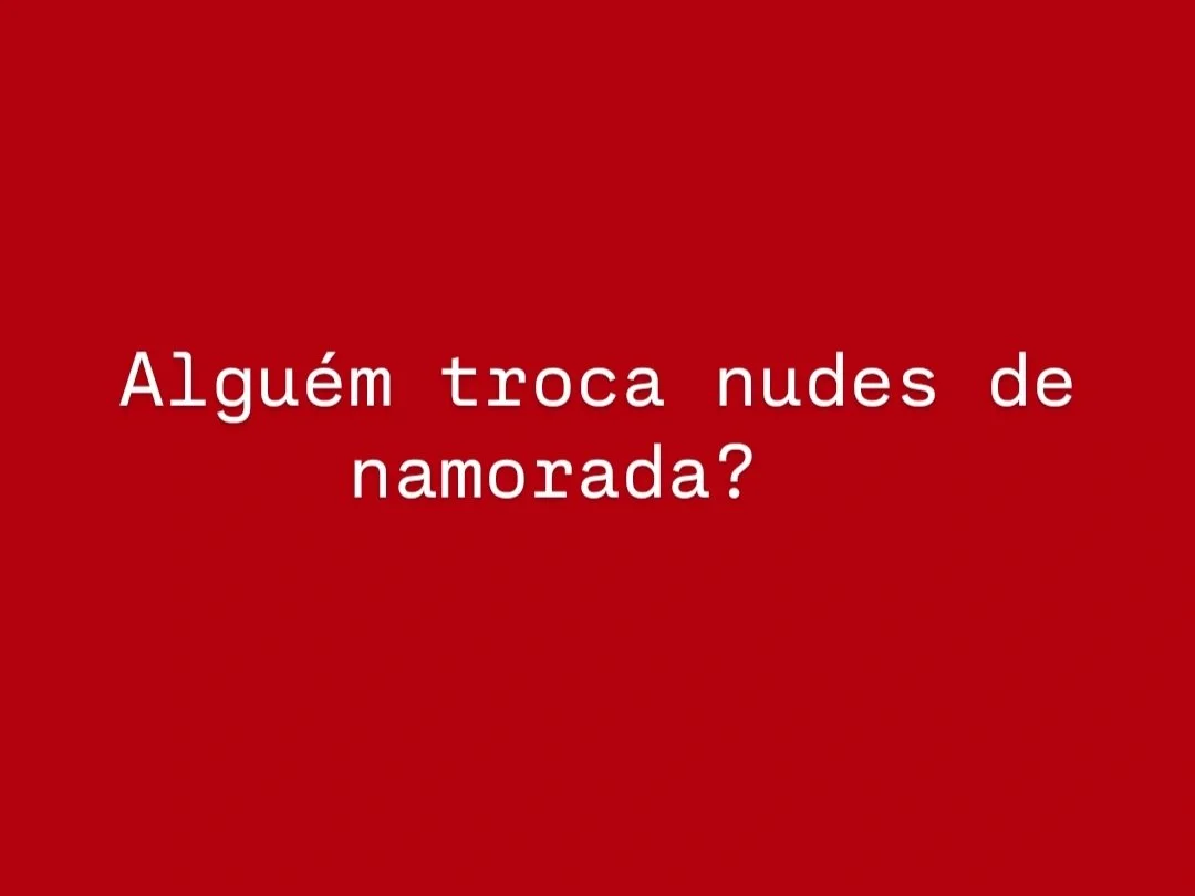 Alguém em ? main image