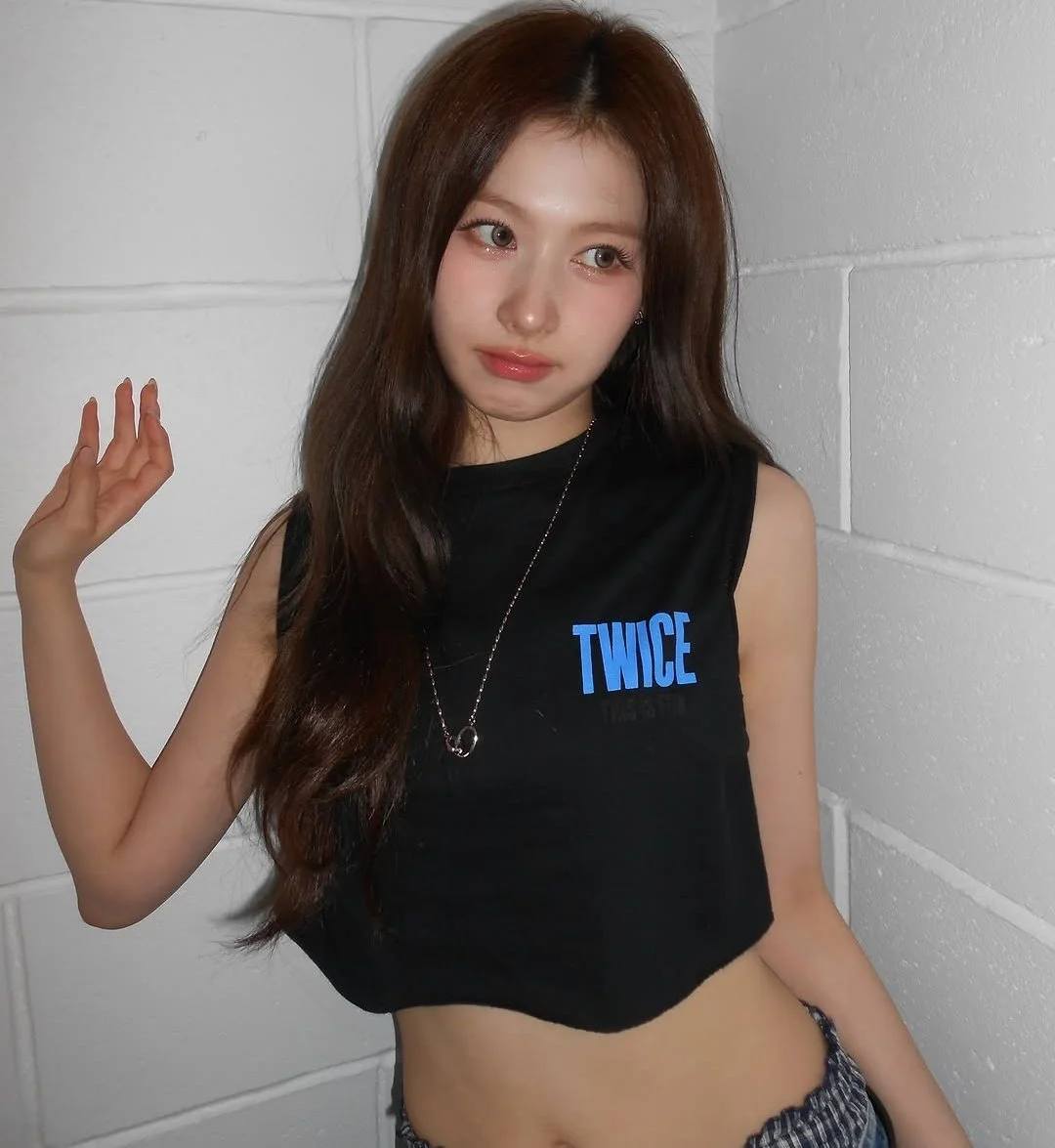 Sana (Twice) Pictures 6 image 10