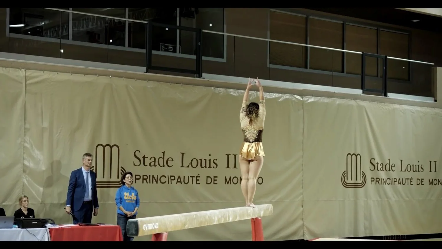Katelyn Ohashi - ginasta viral deliciosa - capturas de tela. image 11