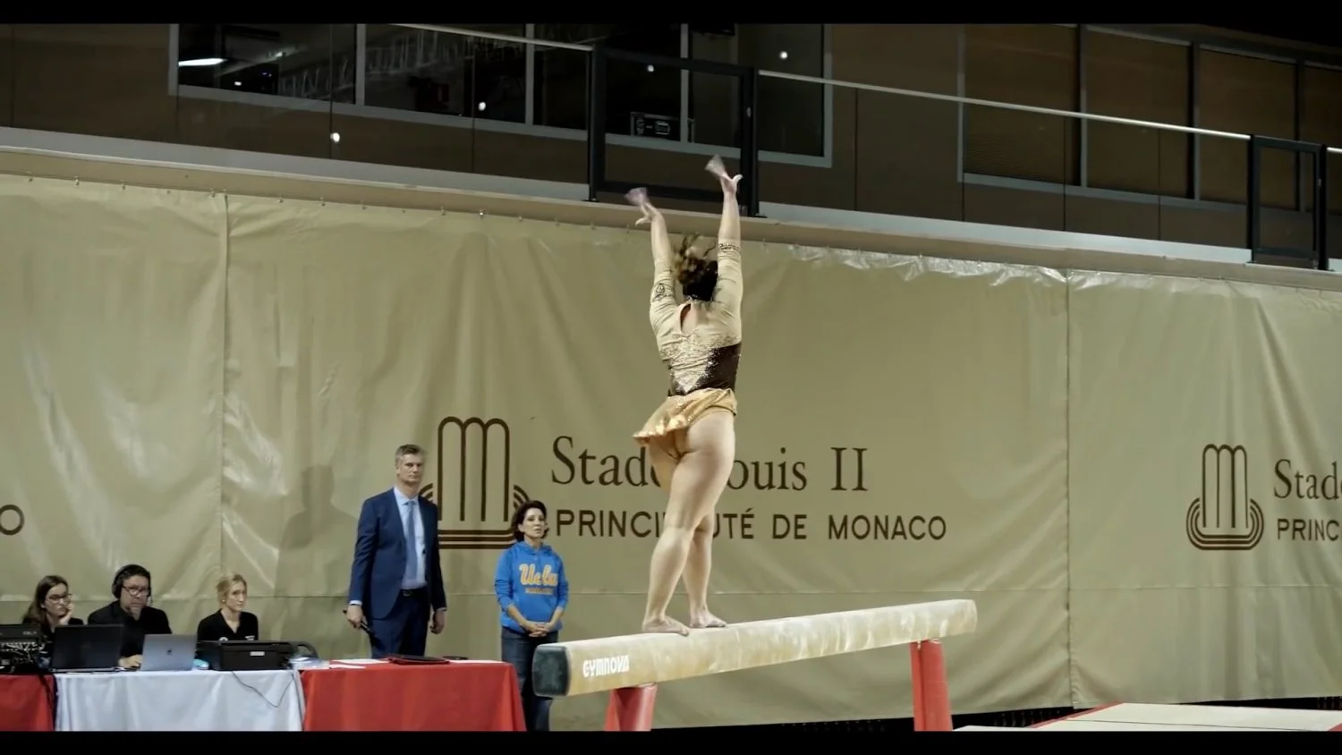 Katelyn Ohashi - ginasta viral deliciosa - capturas de tela. image 13