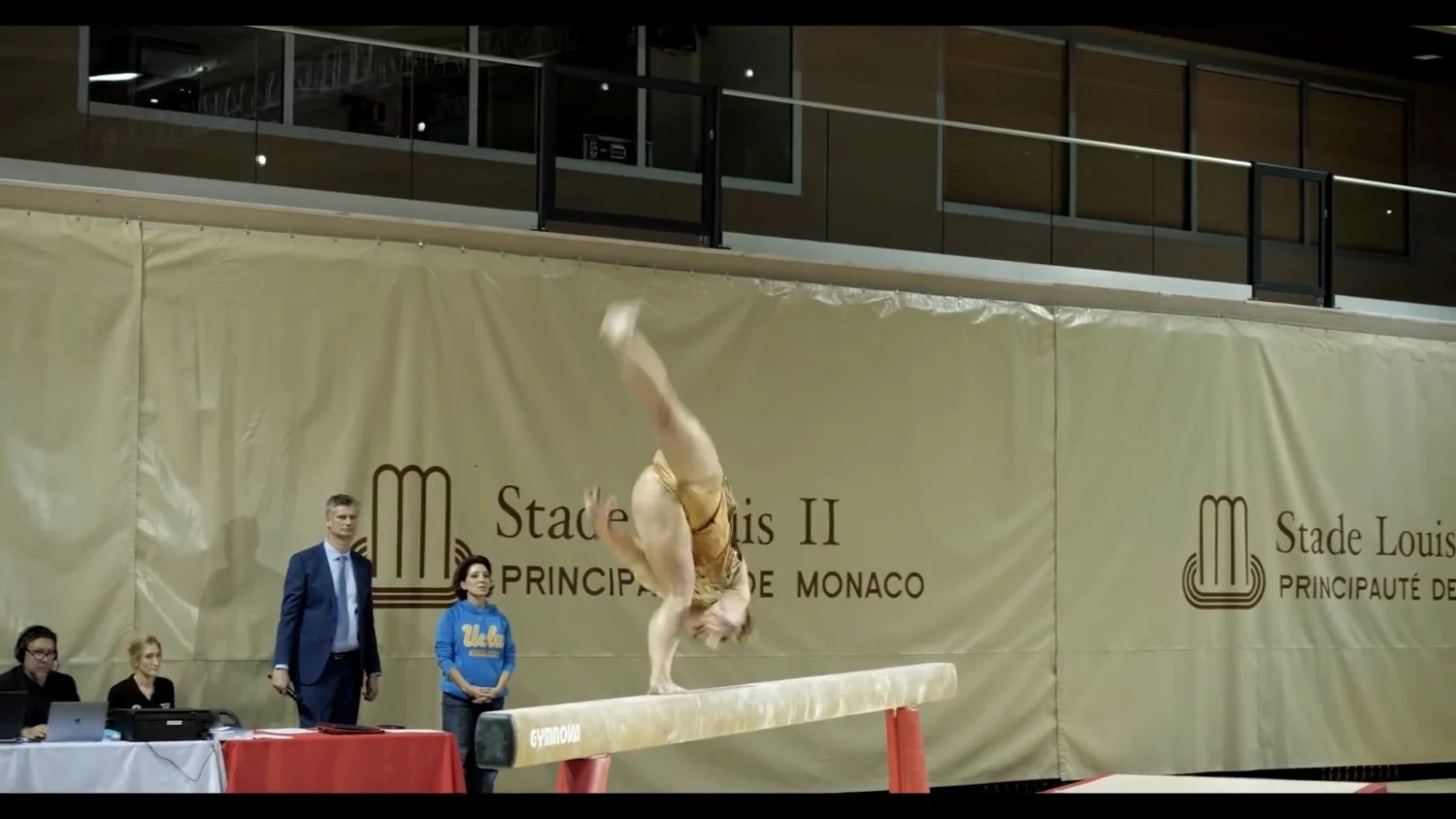 Katelyn Ohashi - ginasta viral deliciosa - capturas de tela. image 15