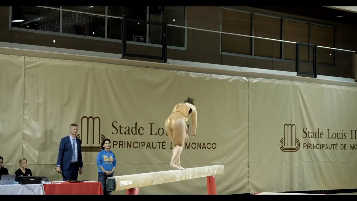 Katelyn Ohashi - ginasta viral deliciosa - capturas de tela. image 16