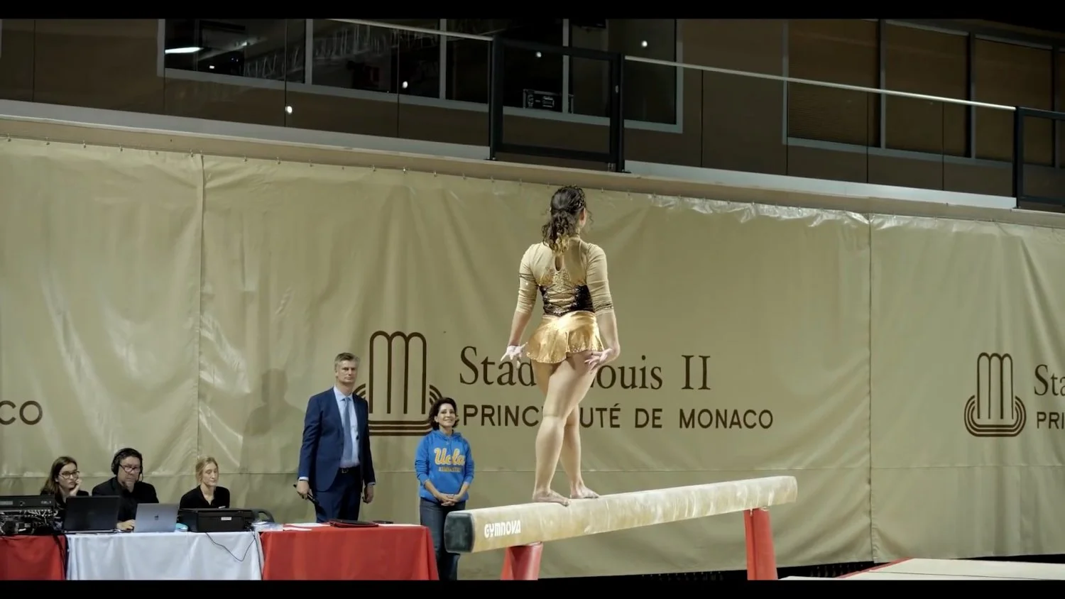 Katelyn Ohashi - ginasta viral deliciosa - capturas de tela. image 18