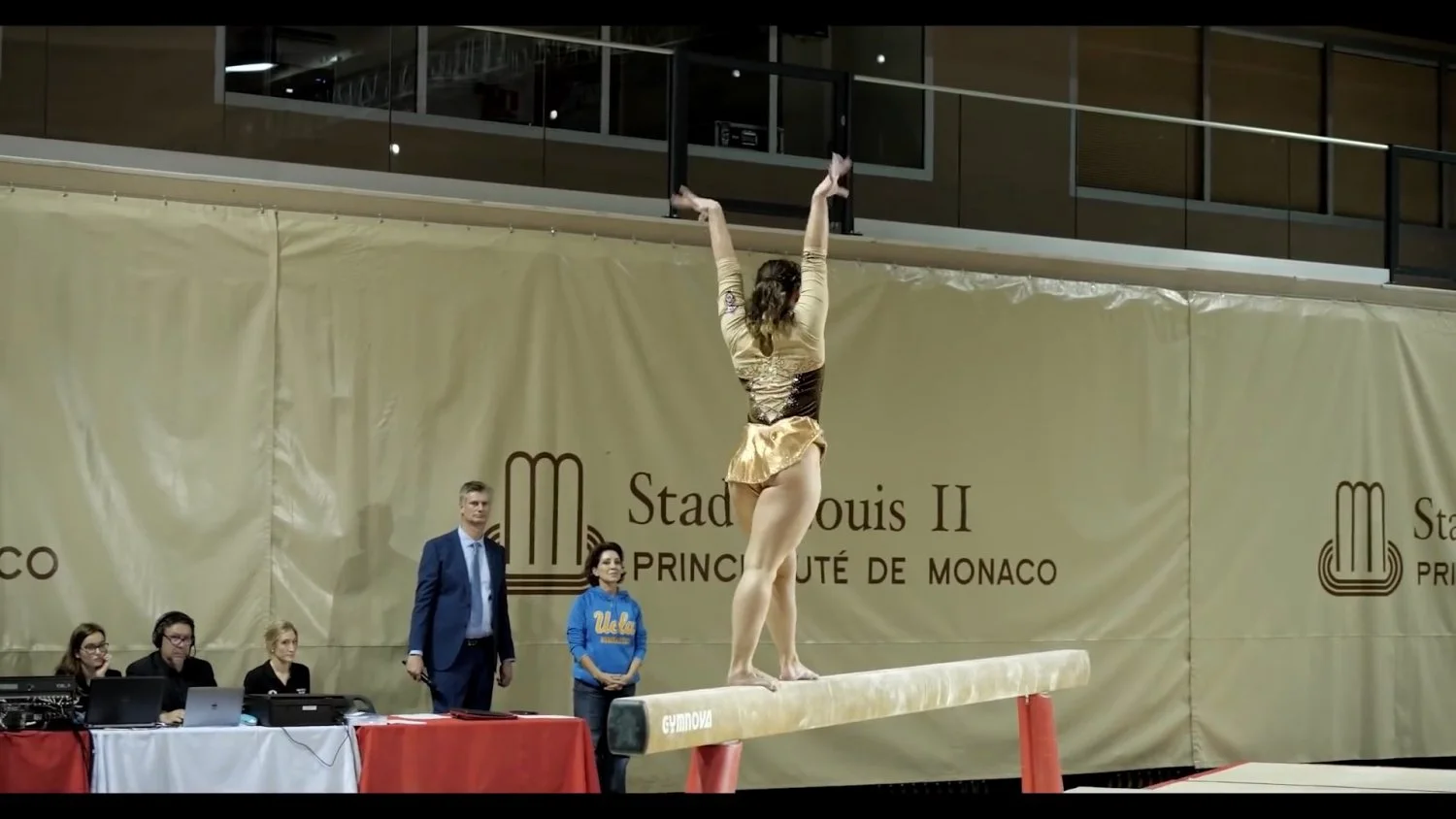 Katelyn Ohashi - ginasta viral deliciosa - capturas de tela. image 19
