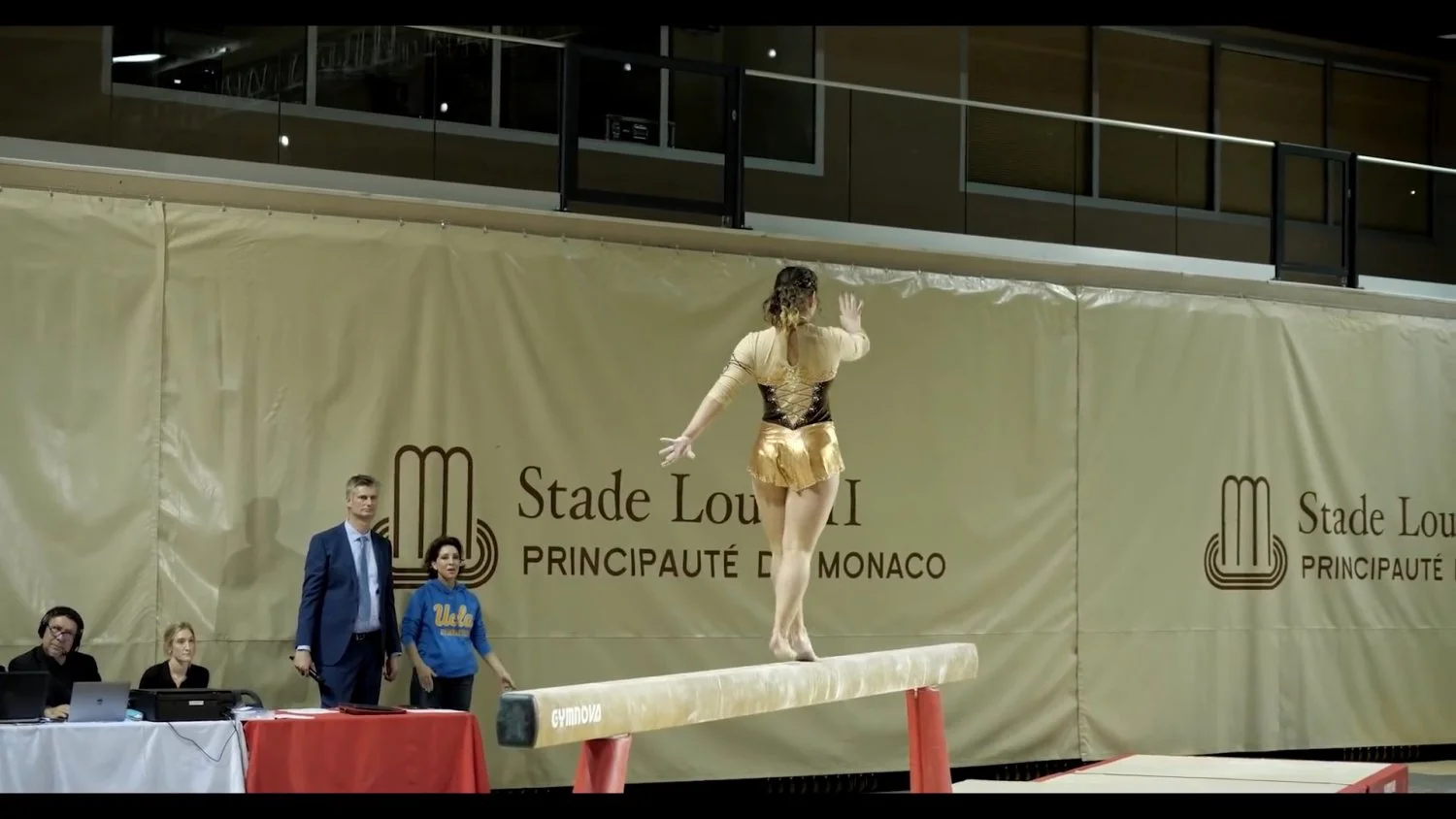 Katelyn Ohashi - ginasta viral deliciosa - capturas de tela. image 21