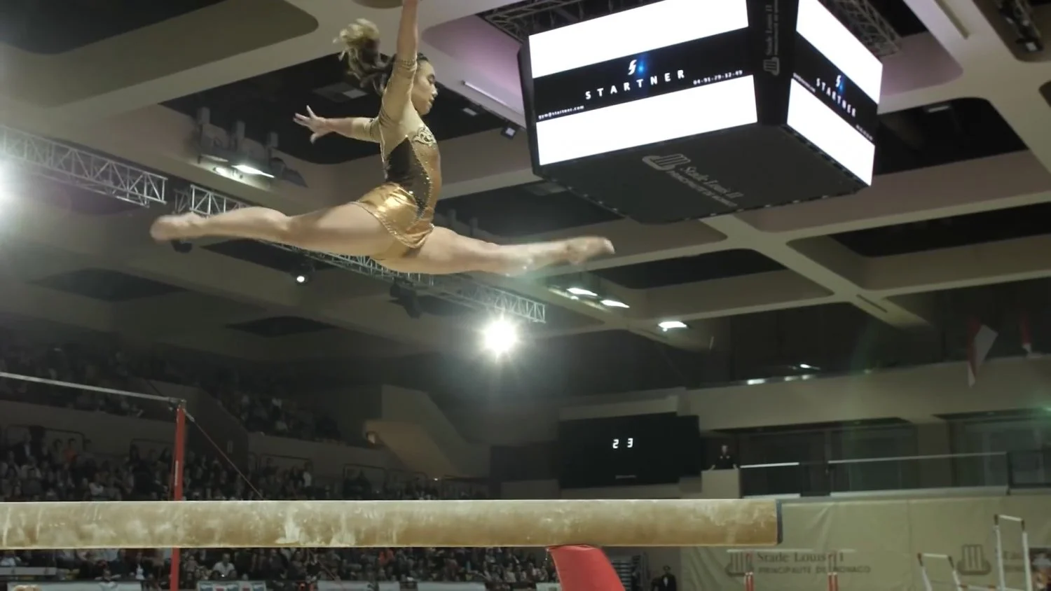 Katelyn Ohashi - ginasta viral deliciosa - capturas de tela. image 26