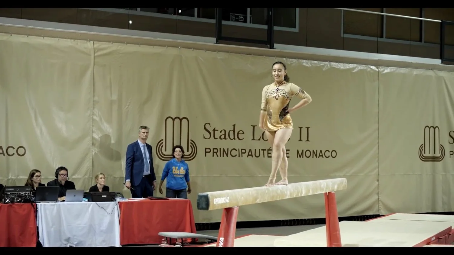 Katelyn Ohashi - ginasta viral deliciosa - capturas de tela. image 29