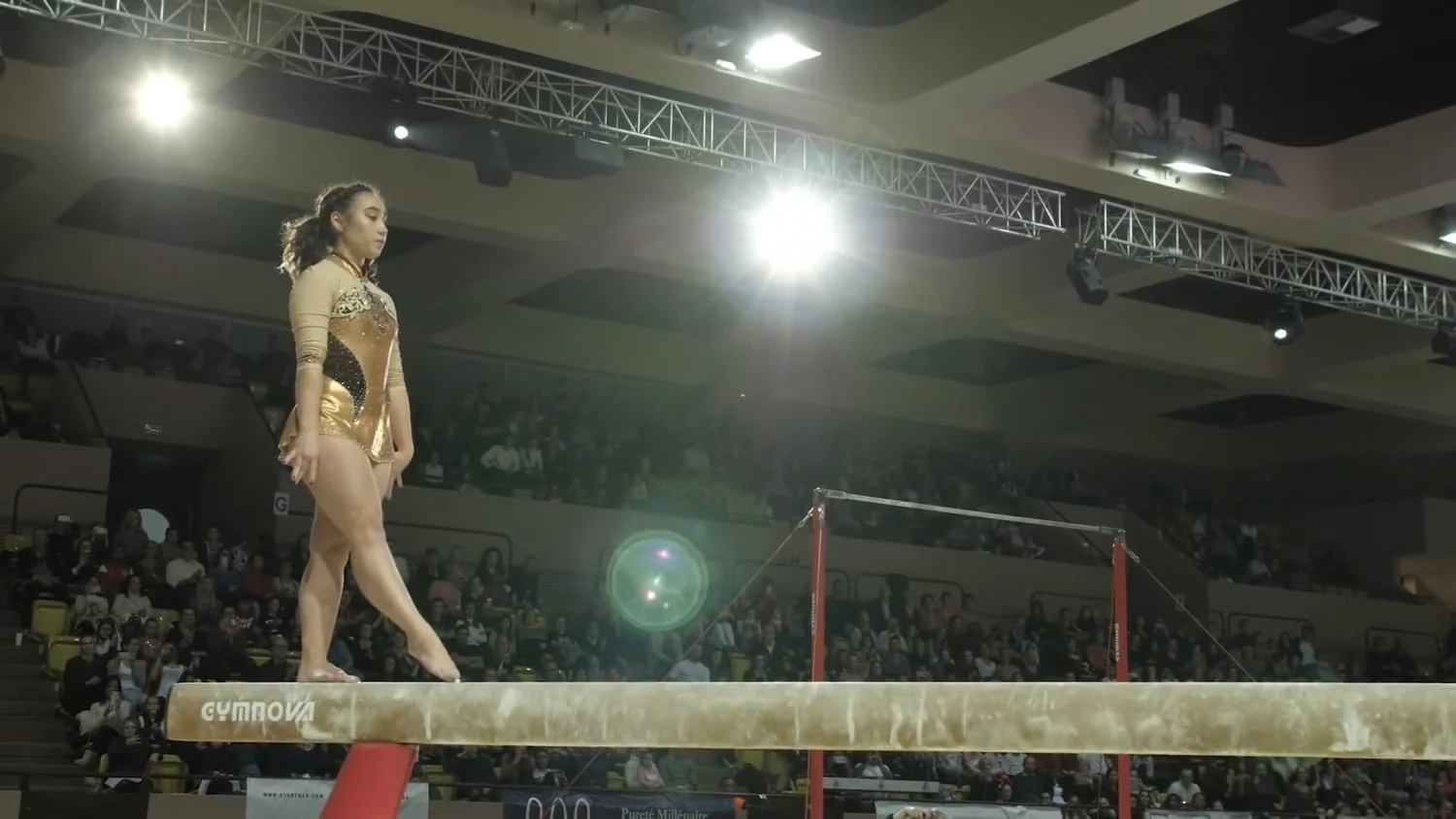 Katelyn Ohashi - ginasta viral deliciosa - capturas de tela. image 31