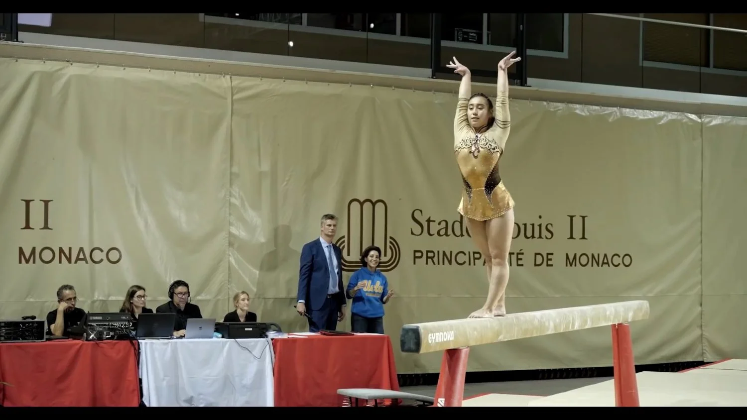 Katelyn Ohashi - ginasta viral deliciosa - capturas de tela. image 34