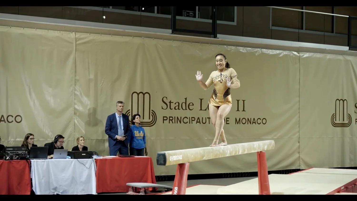 Katelyn Ohashi - ginasta viral deliciosa - capturas de tela. image 36