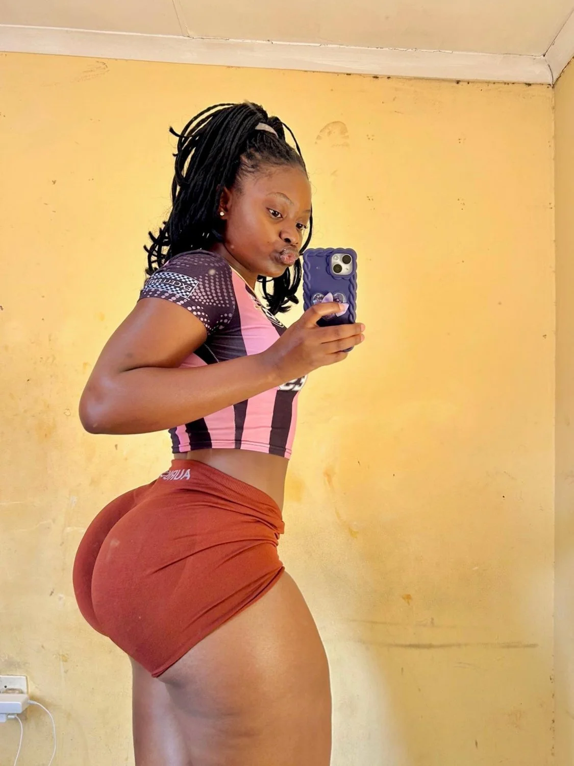 Essa e da África taiwo_mabs, preta cavalona🤤😈 main image