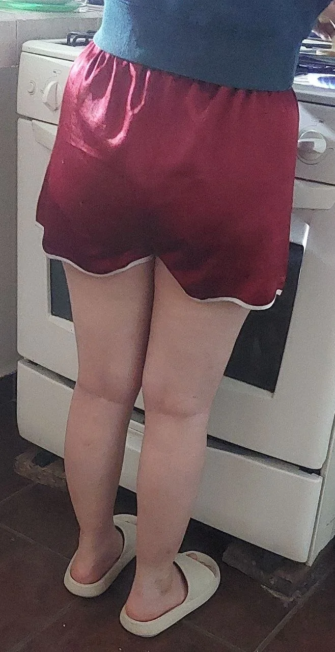 Deliciosas piernas sexys de puta image 5