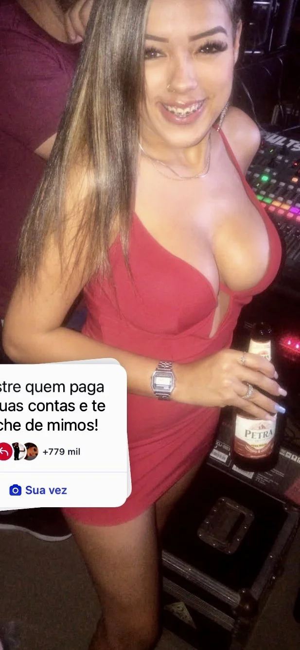 Peituda do insta esses peitos são uma dlç 🤤😈 image 14
