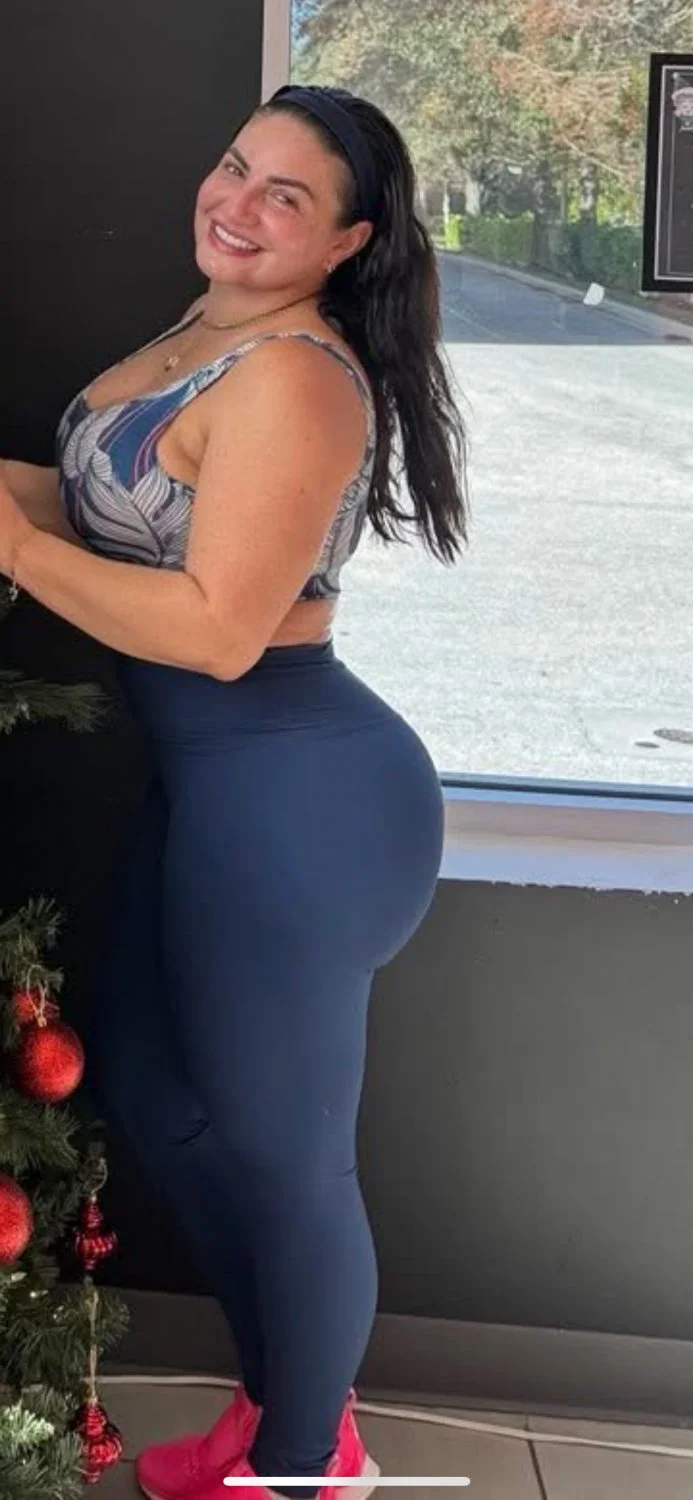 Busty Florida Latina milf Mafe Gordon image 34