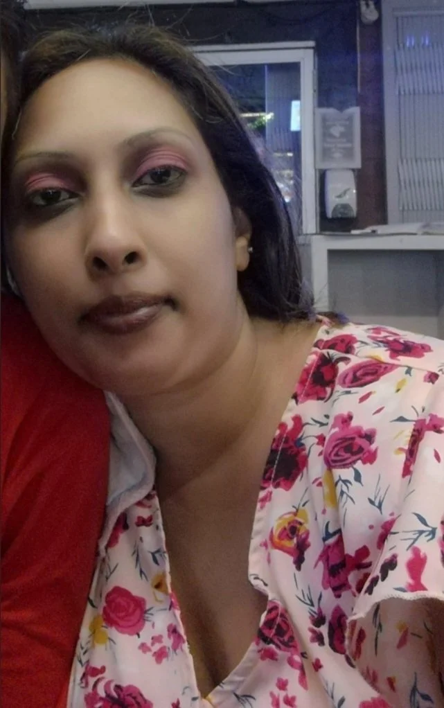 Busty mom main image