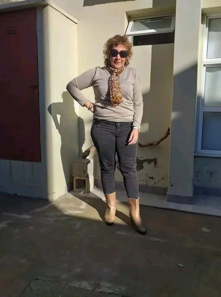 Cecilia madura caliente image 12