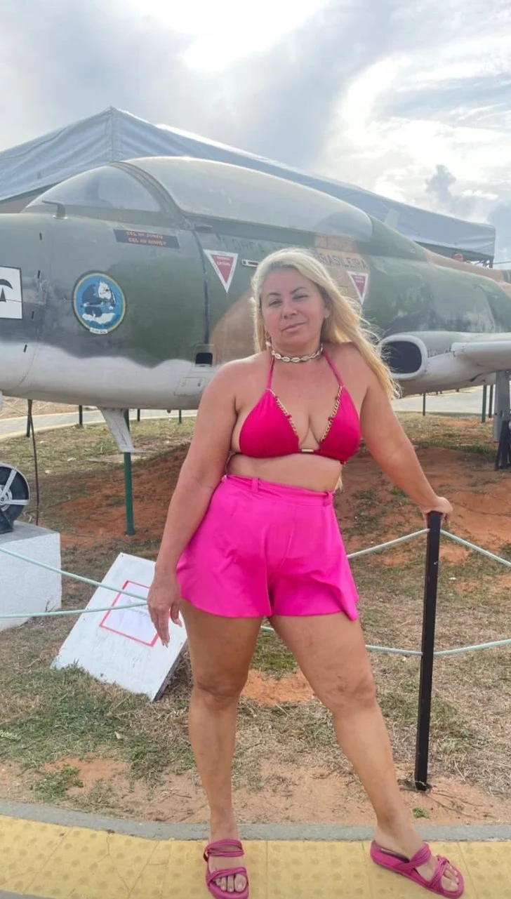 Mãe e Filha, coroa casada deliciosa com sua filha tesuda. image 22