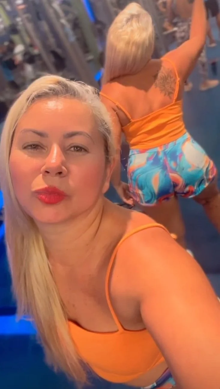 Mãe e Filha, coroa casada deliciosa com sua filha tesuda. image 36