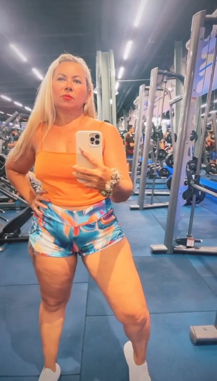 Mãe e Filha, coroa casada deliciosa com sua filha tesuda. image 48