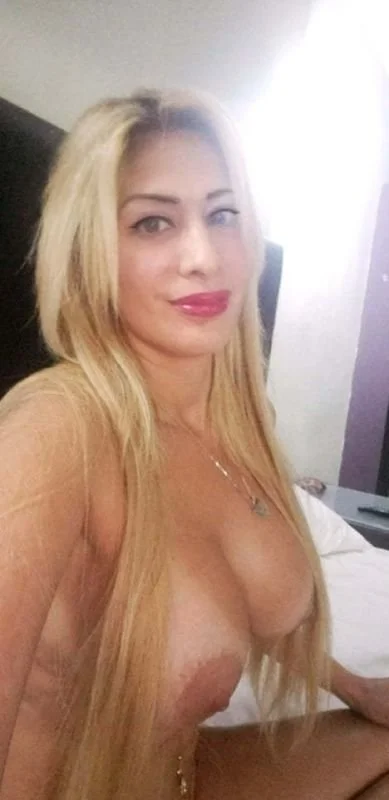 Milf colombiana image 4