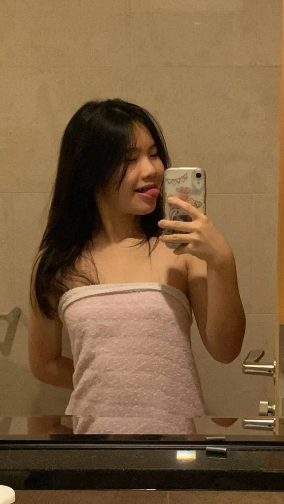 SG XMM Slut Leaked image 10