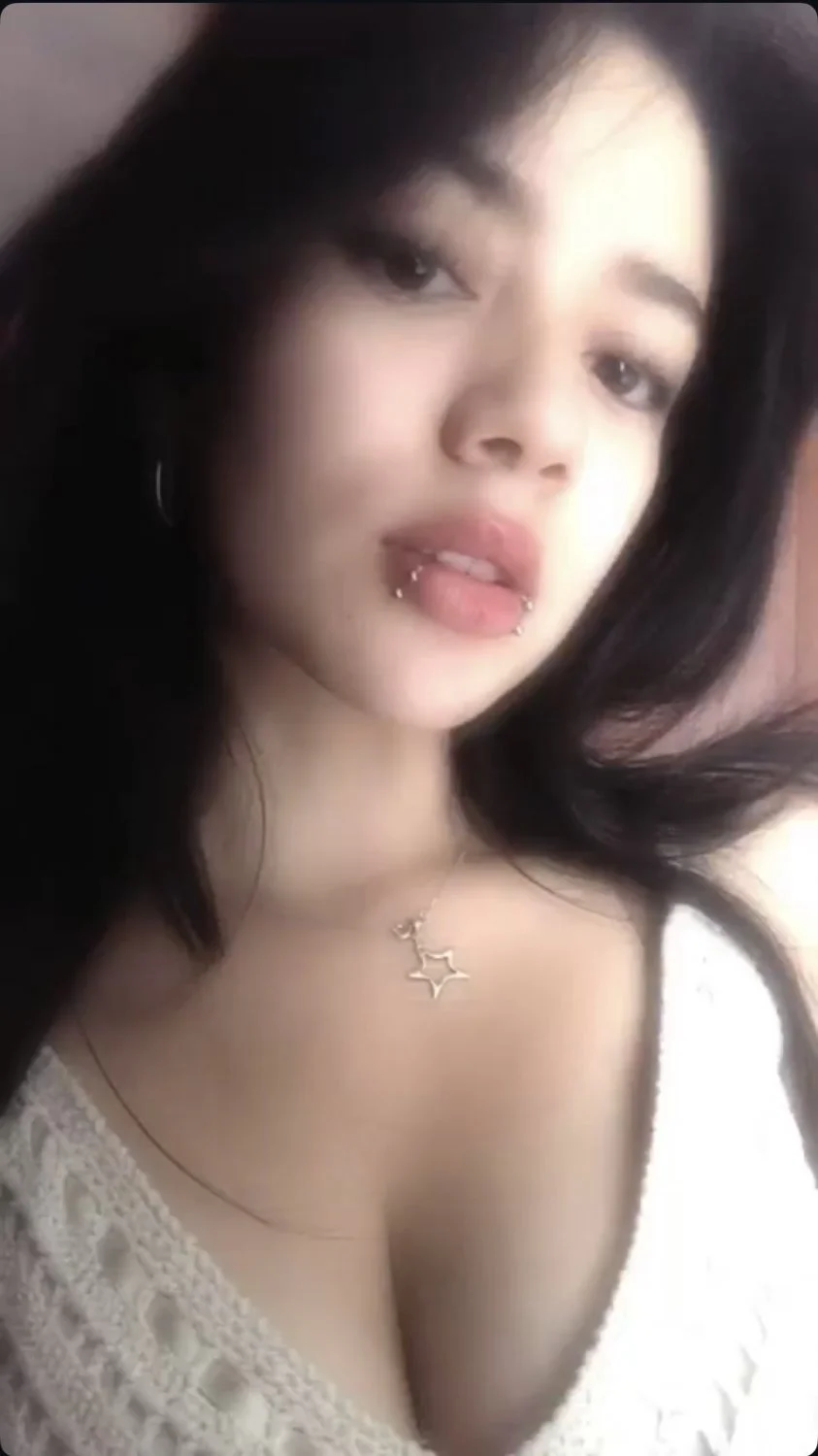 Emily ramirez, hermosa tetona image 6