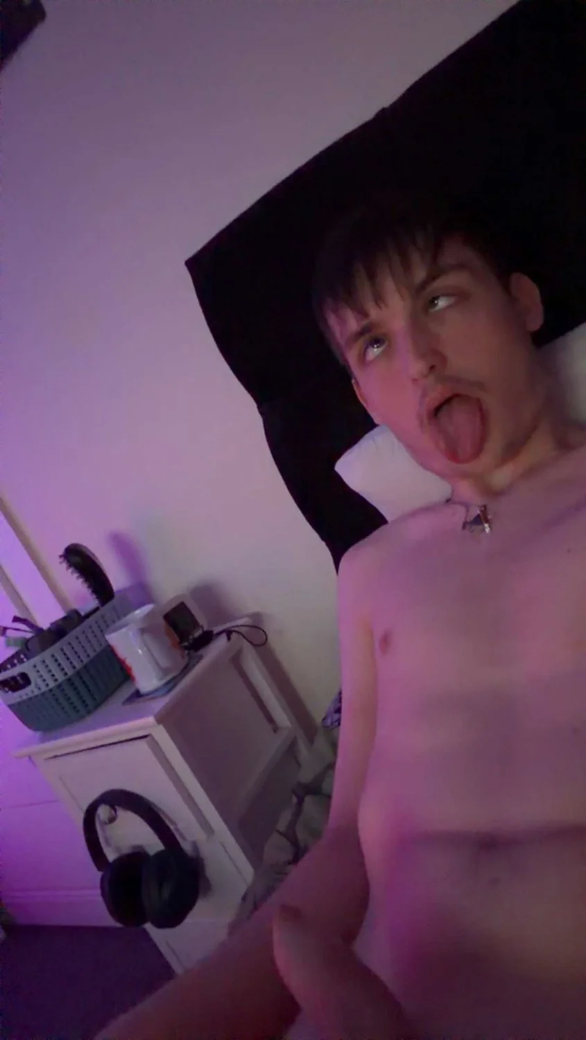 Gooning twink fag image 6