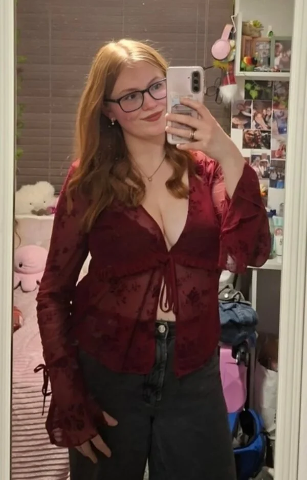 Abi Latina petite rubia blanquita culona porrista mamando verga rico image 2