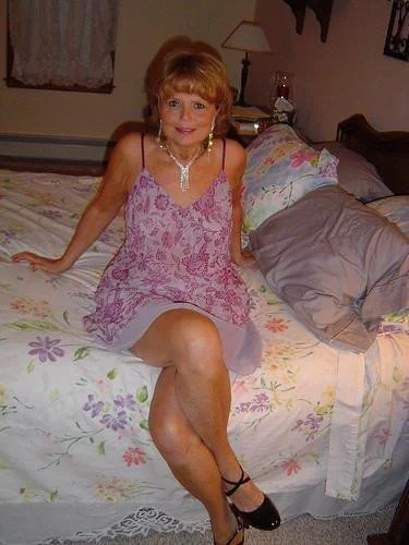 Gilf Cutie mature-women-and-why-we-love-them nr 1 main image