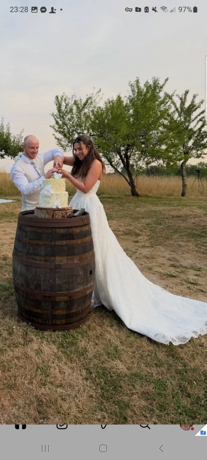 Emma gorgeous newlywed image 3