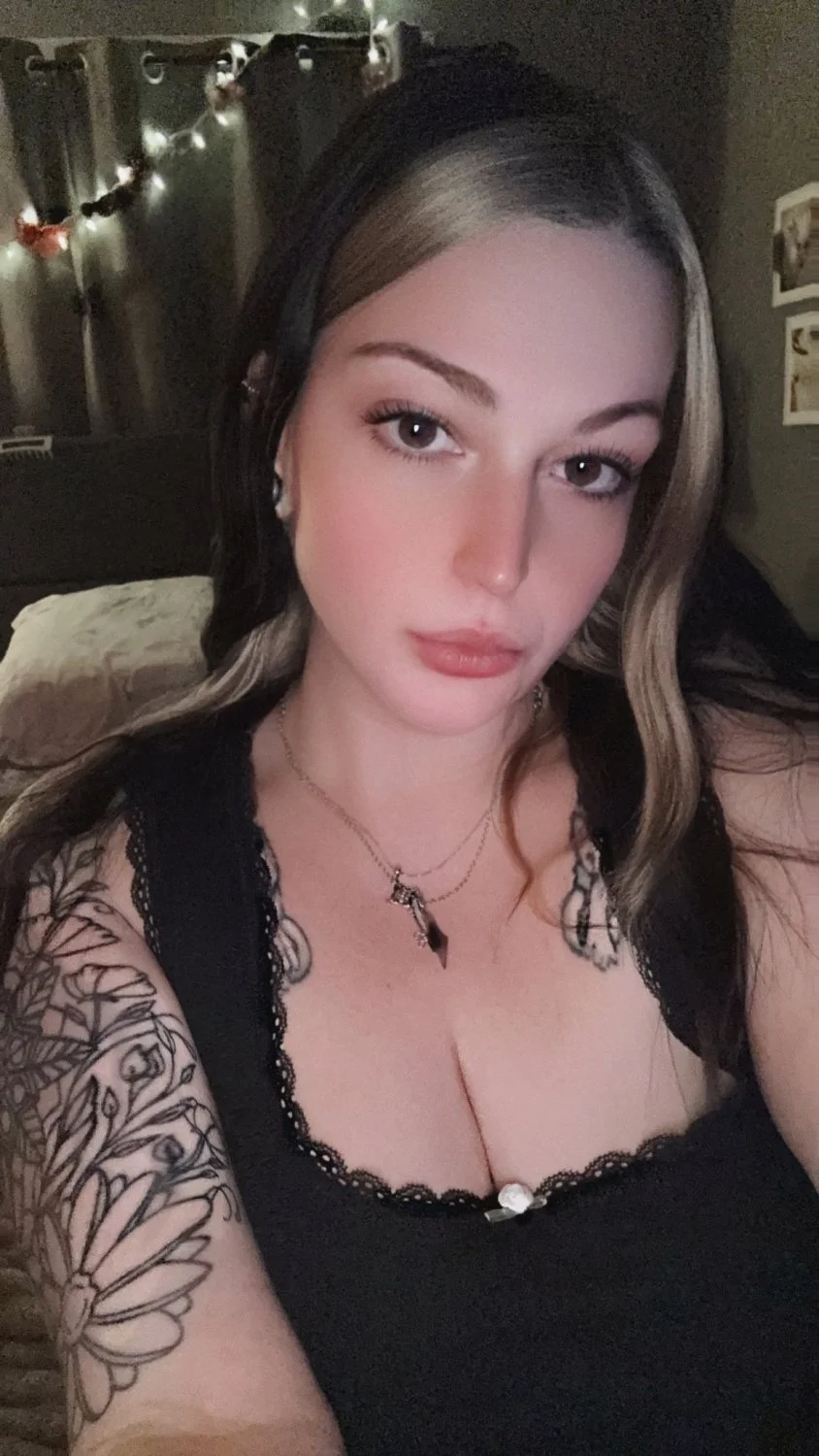 Can’t stop staring at my friend’s hot gf main image