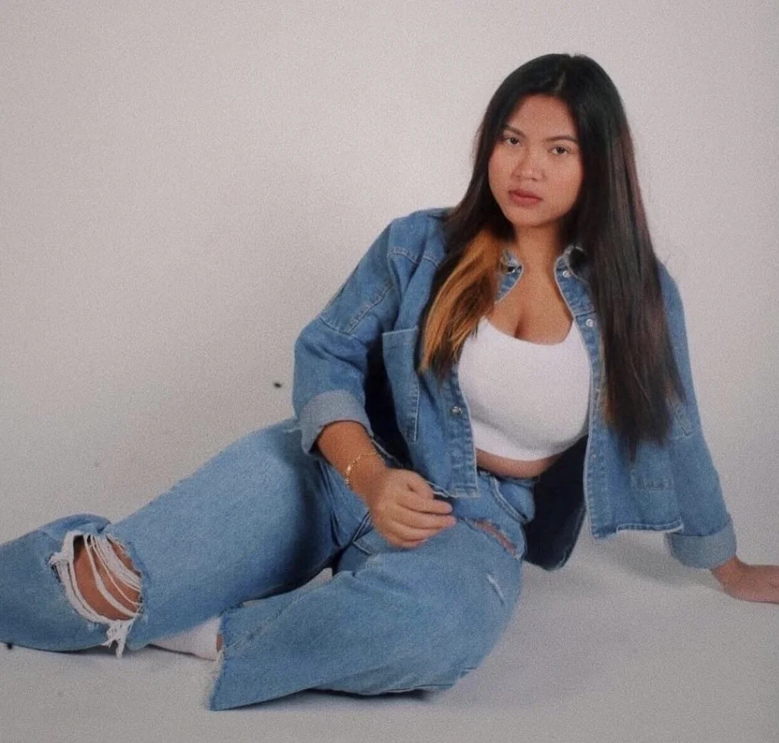 I bet her dad goons daily to his THICK innocent looking teen daughter phat ass & huge milkers image 28
