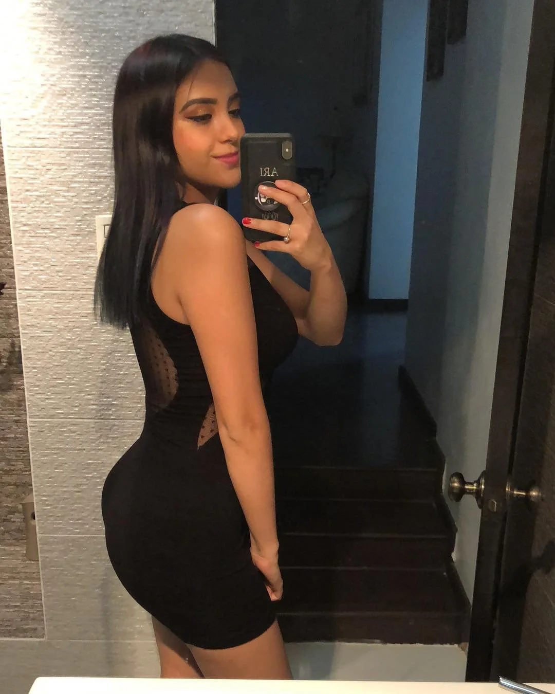 AriGameplays streamer mexicana culona image 11