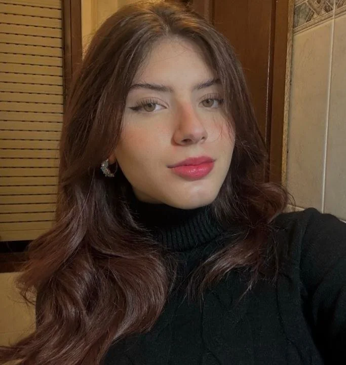 Novinha teen peituda mostrando a buceta rosa big tits main image