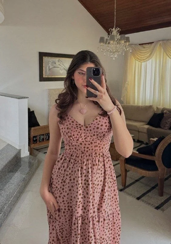 Novinha teen peituda mostrando a buceta rosa big tits image 3
