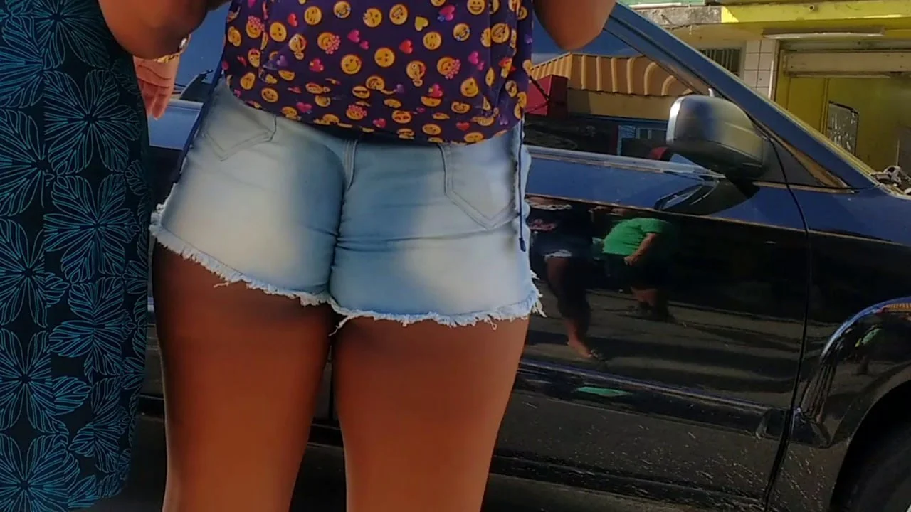 Vadia, que o amigo achou na rua main image