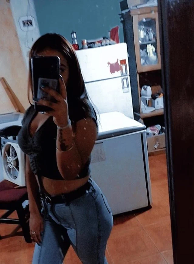 pendeja tetona me chupa la pija en una quinta image 3