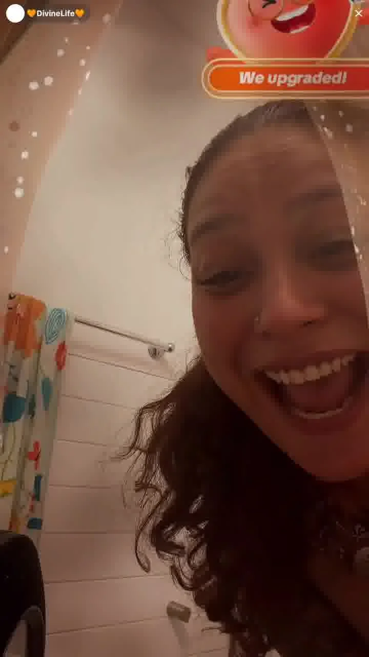 tiktok live offscreen clapping image 3