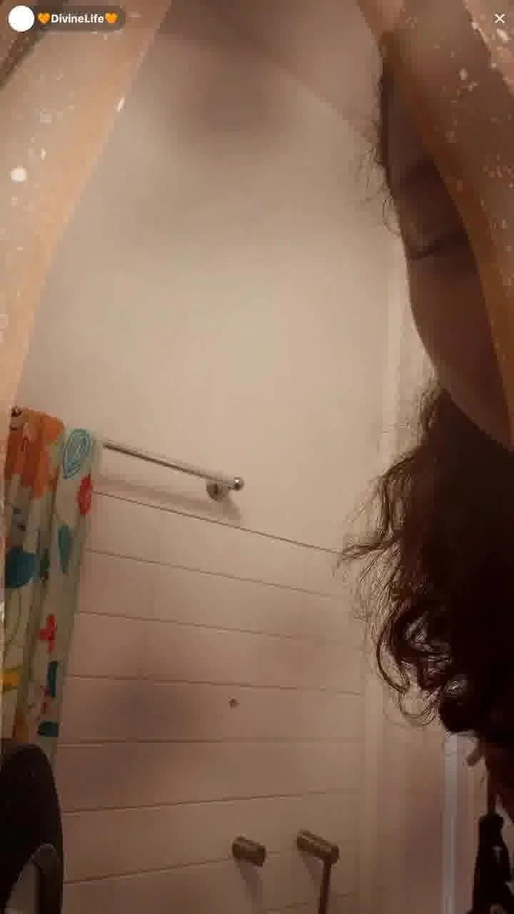tiktok live offscreen clapping image 4