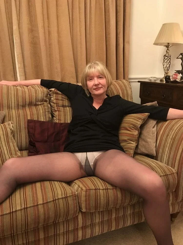 UK MILF Nurse Louise image 27