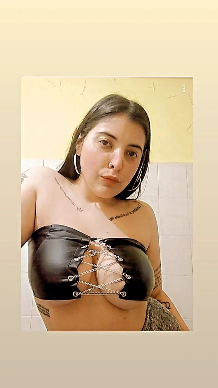 Sheii Jourdan tremendas tetas image 7