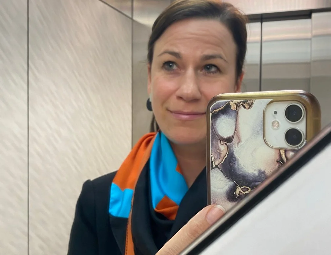 Bank employee, slutty milf Claudia main image