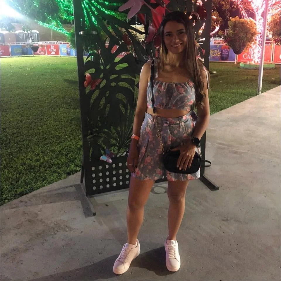 Colmbiana deliciosa Jennifer Valencia image 4