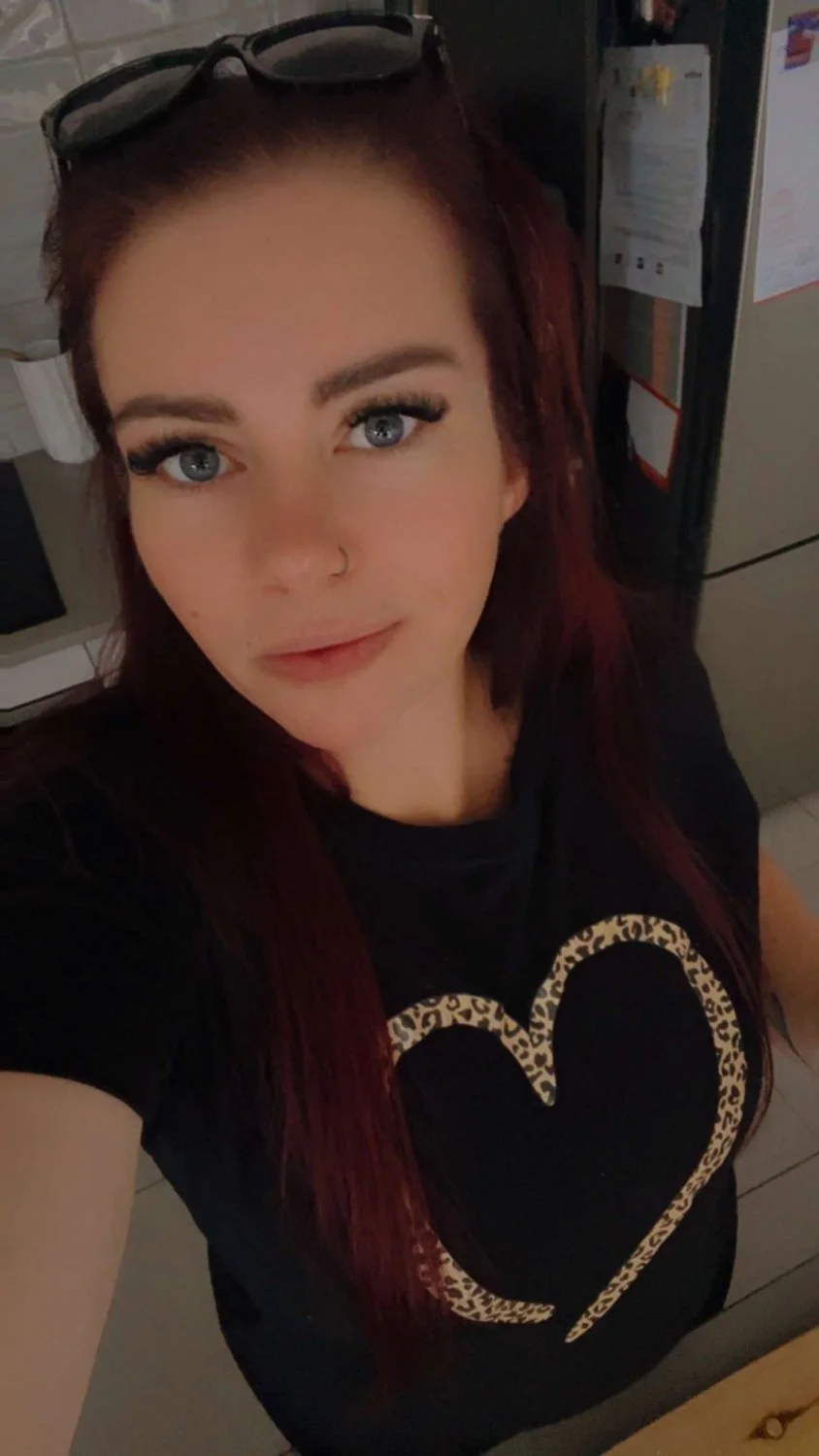 Curvy milf main image