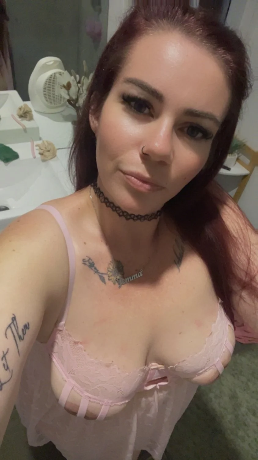 Curvy milf image 2